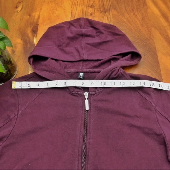 Roots Zip Up Hoodie Casual Relaxed Fit Sweatshirt with Roots Logo On The Back. - Picture 10 of 14